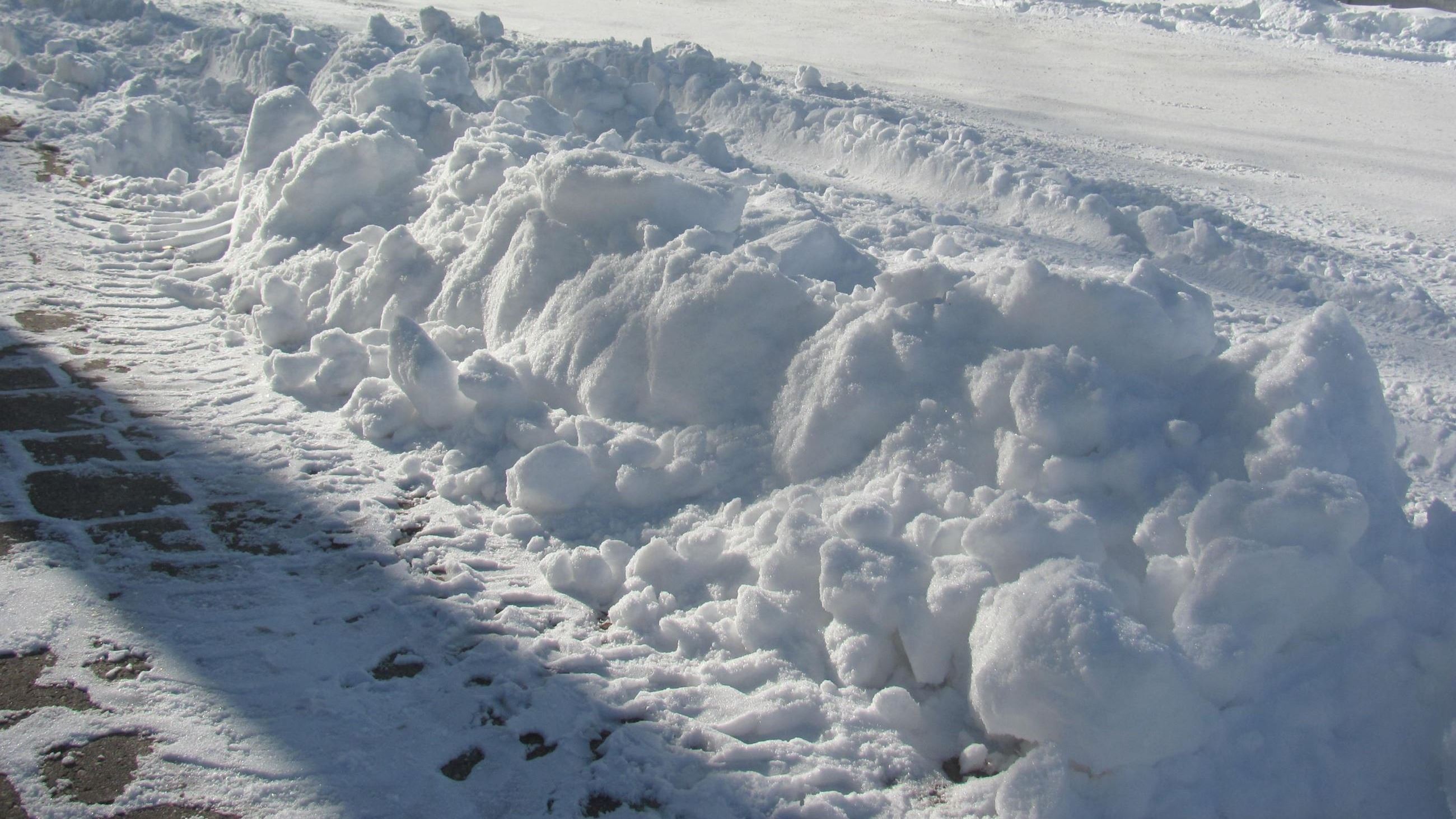 Snow-in-Street-Image